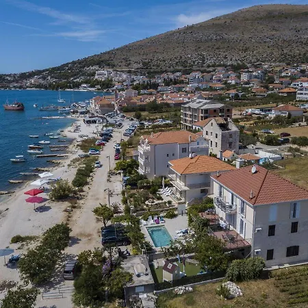 Apartments Gina Trogir Exterior photo